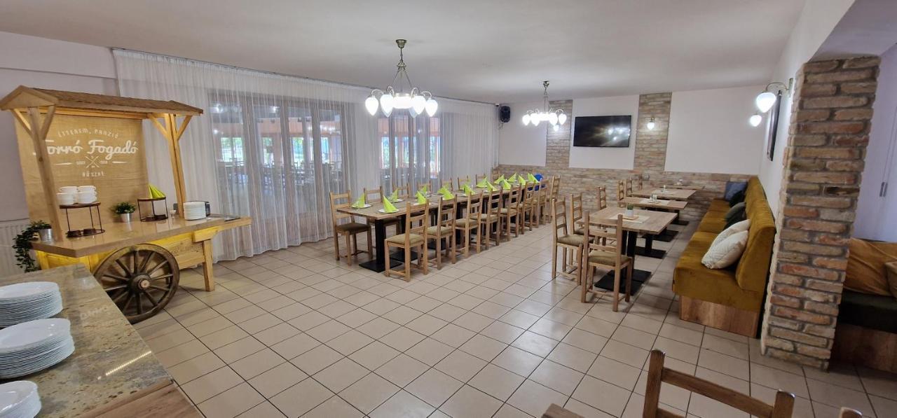 Forro Fogado & Bauer Bistro Hotell Roszke Exteriör bild