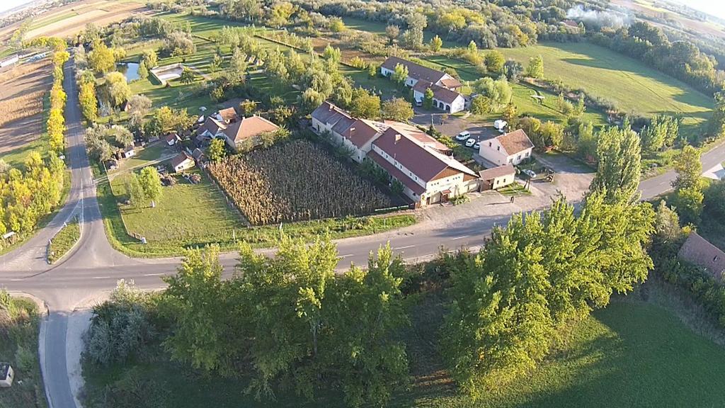 Forro Fogado & Bauer Bistro Hotell Roszke Exteriör bild