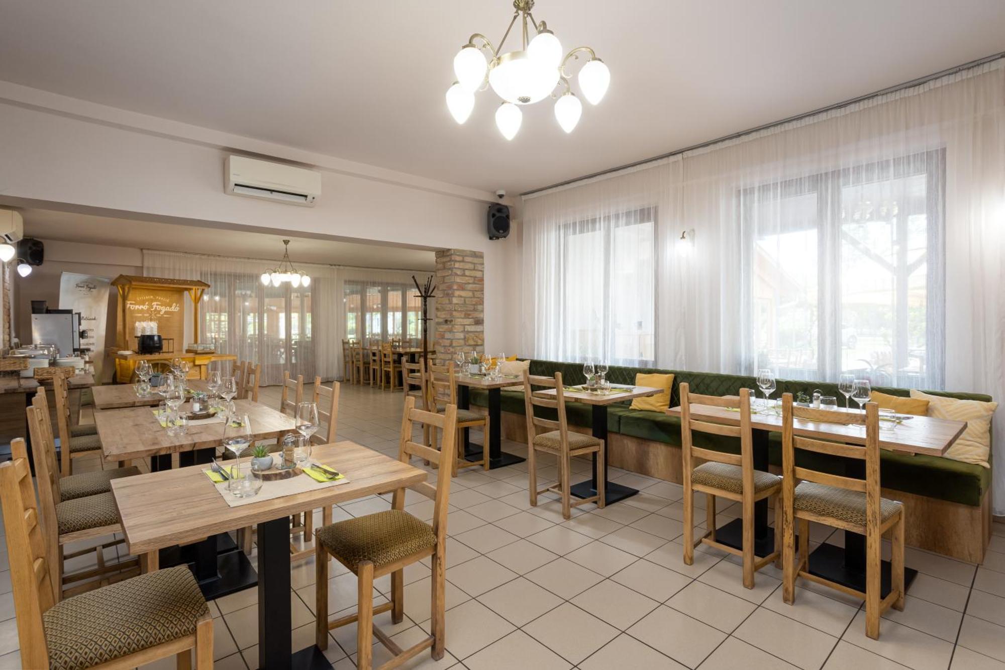 Forro Fogado & Bauer Bistro Hotell Roszke Exteriör bild